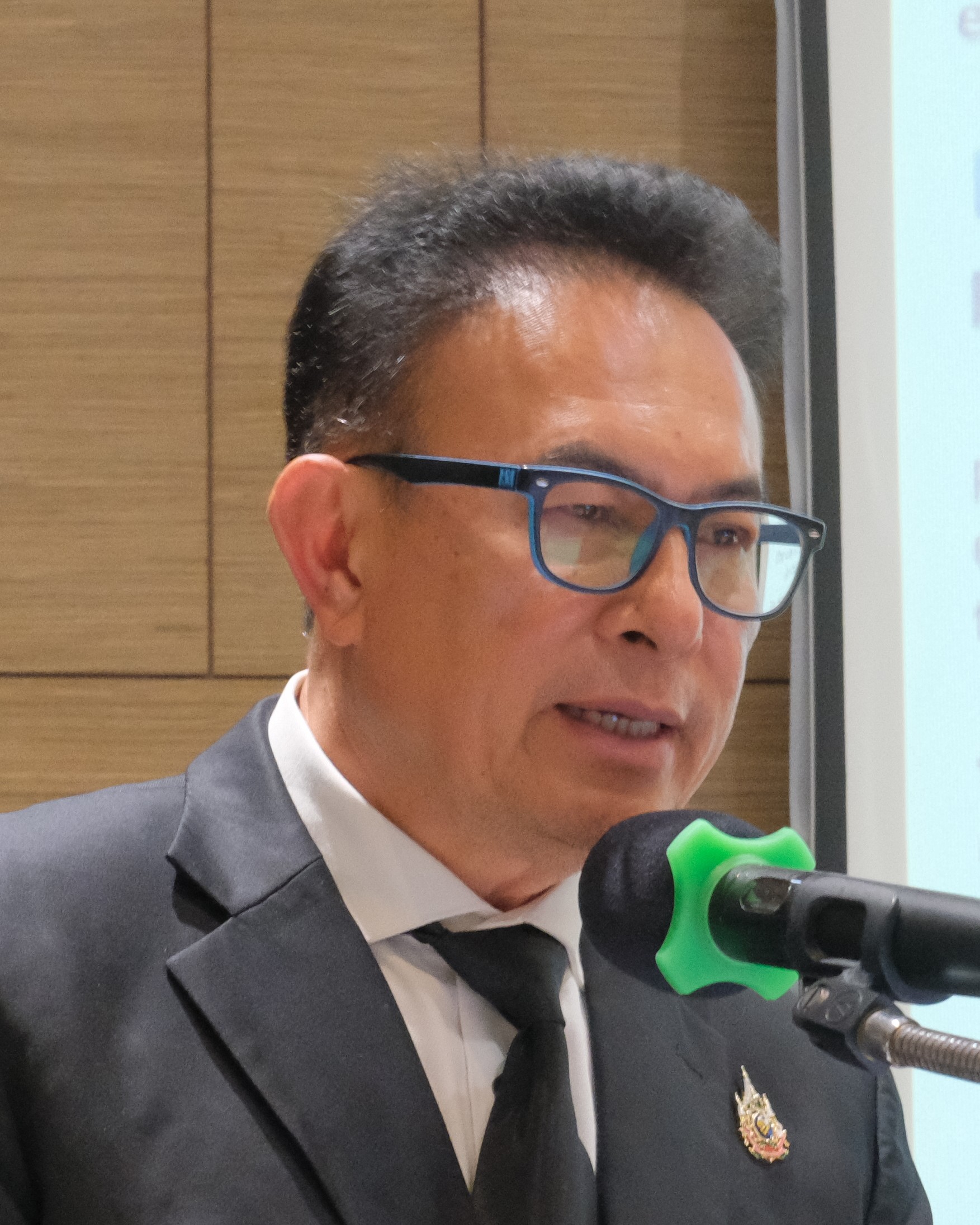 ソムシャーット　ワッタナーグラー　　　チェンマイ県　副知事<br>『地域における電気バスシステムの整備と、小型旅客車両・フィーダー交通の電動化』