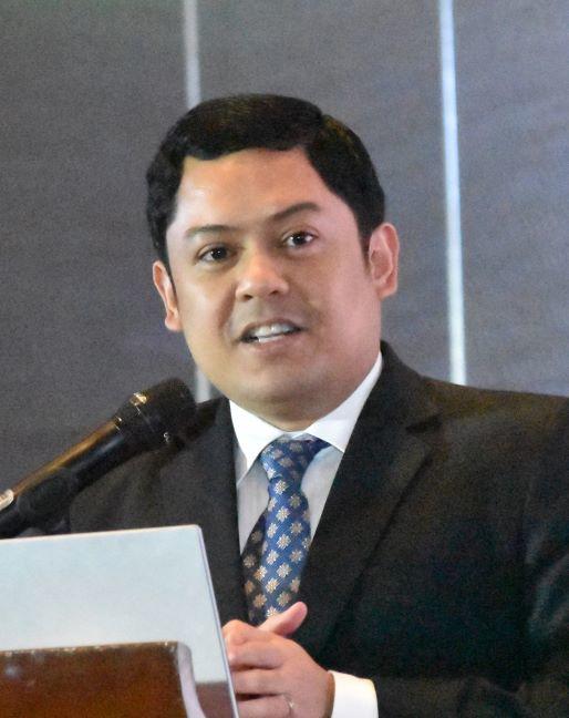 Timothy John R. Batan　　<br>　フィリピン共和国運輸省 計画担当次官