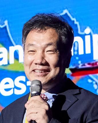 『サプライチェーンの混乱と海運企業』<br><br>Han Jong-khil <br>　Sungkyul大学教授